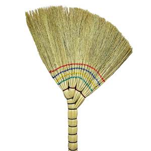 Escoba de hierba de sorgo natural hecha a mano, escoba tradicional para limpieza de pisos con mango de madera para barrer en el hogar y al aire libre - Product Image 2