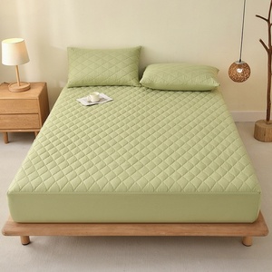 غطاء سرير فاخر مبطن مقاوم للماء والغبار 100٪ لجميع المواسم، واقي مرتبة مضاد للحساسية، متوفر بالجملة من الشركة المصنعة للفنادق - Product Image 1