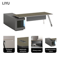Bureau de direction moderne convertible en L avec plateau épaissi, boîte de câblage multimédia, écran de confidentialité et armoire de rangement