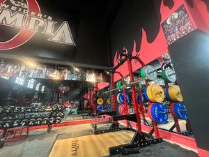 Máquina de Entrenamiento para Sentadillas con Abertura Frontal SK 2026, Equipo de Gimnasio Comercial - Product Image 2