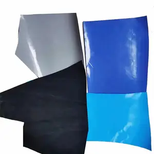 แทรมโพลีนสีสันสดใสวัสดุ PVC กันน้ําปราสาทกระโดดวัสดุซ่อมผ้าเคลือบ PVC สําหรับขาย