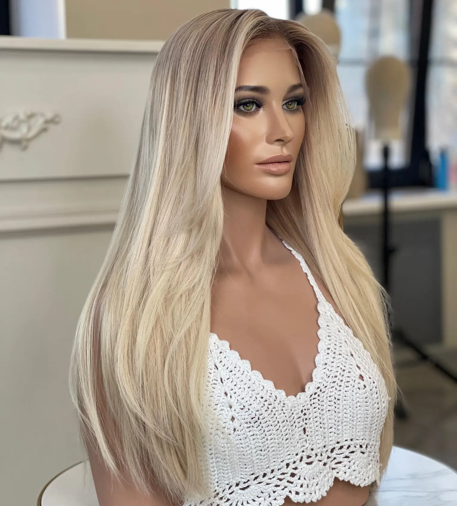 Qingdao 22" 150% Ash Blonde Ombre Straight Face Layer Cut Virgin Russian Cuticle Aligned Human Hair Lace Front Wigs