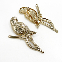 Broche de costume unisexe, design haut de gamme, luxe léger, logo perroquet de niche, fleur de poitrine, style simple, accessoire épingle personnalisée