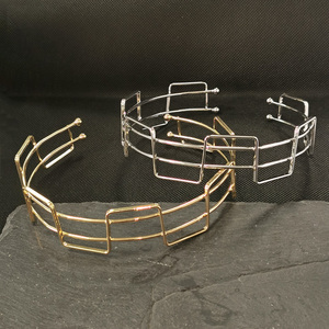 قلادة نسائية بتصميم فريد من hansa, قلادة نسائية بتصميم فريد من السبائك ، قلادة عنق بحلية معدنية ، قلادة طويلة بحلية على شكل حرف m - Product Image 3