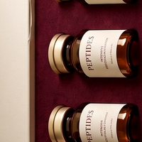 Boîte rigide personnalisée blanche en forme de coquille pour flacons de peptides, impression offset dorée, doublure satinée, soins personnels