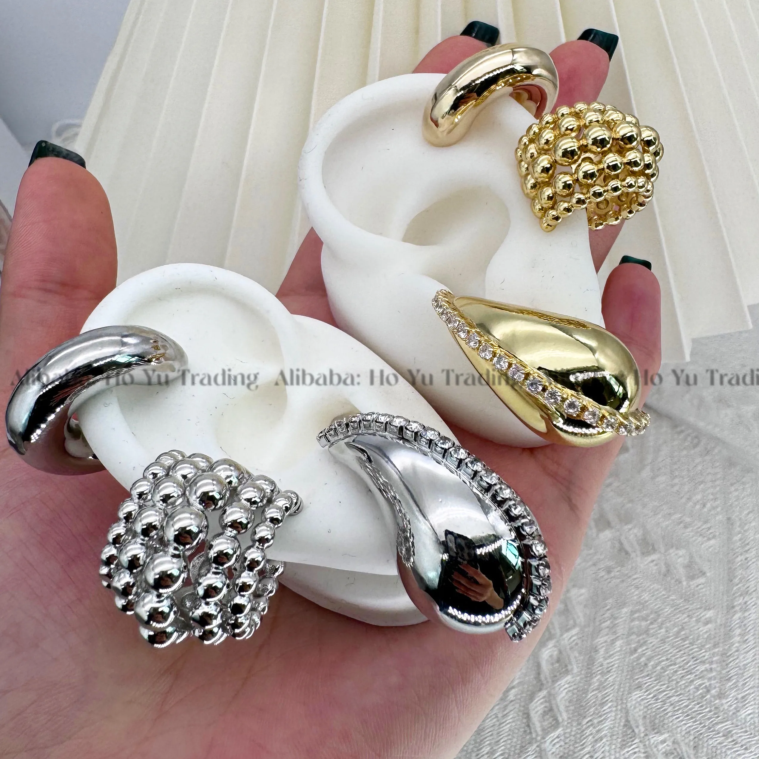 Anting-anting berlapis emas perak 18K, Perhiasan halus mode besi tahan karat desainer zirkon berlian anting-anting hoop wanita