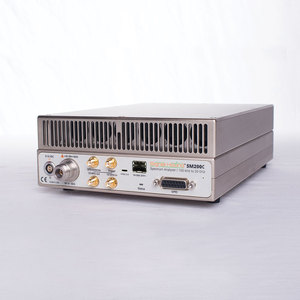 Analyseur en temps réel Signal Hound SM200C-20 GHz avec bande passante de 160 MHz I/Q via média 10GbE Fabriqué aux États-Unis - Product Image 3
