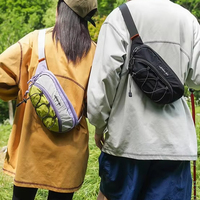 Sac banane/sac à bandoulière OEM/ODM Kawano Manxing en nylon color-block vibrant avec fermeture éclair, idéal pour les activités de plein air, le camping, la randonnée et le sport, pour couples