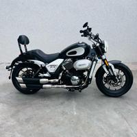 Moto d'occasion Jazz Jet 250, moteur bicylindre en V de 250 cm³, modèle 2024, 5 000 km de kilométrage, tableau de bord LCD, vitesse maximale >80 km/h, fabriquée en Chine
