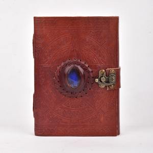 Diario de cuero con triple piedra lunar, estilo vintage, hecho a mano y grabado, ¡en oferta! - Product Image 5