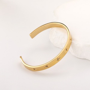 กำไลข้อมือสแตนเลสชุบทอง 18K ขายส่งสำหรับผู้หญิง เครื่องประดับแฟชั่นคุณภาพสูง - Product Image 2