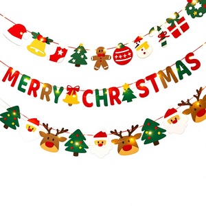 Set <span class=keywords><strong>di</strong></span> Decorazioni Natalizie da Parete con Ghirlande Multistile, Babbo <span class=keywords><strong>Natale</strong></span>, Orsetti <span class=keywords><strong>di</strong></span> Pan <span class=keywords><strong>di</strong></span> Zenzero e Renne - Product Image 1