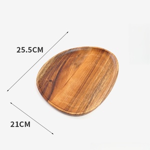 Assiette plate classique en bois massif durable avec couleur naturelle originale, forme irrégulière pour la vaisselle d'hôtel et de restaurant, écologique - Product Image 5