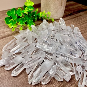 Gros points de <span class=keywords><strong>quartz</strong></span> lémurien naturels grands cristaux de <span class=keywords><strong>quartz</strong></span> à point terminé bruts de Sakardu Pakistan - Product Image 3