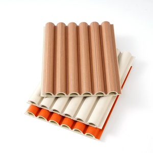 Paneles alternativos de madera de Wpc Paneles de pared estriados interiores de grano de madera de Wpc respetuosos con el medio ambiente para Decoración - Product Image 5