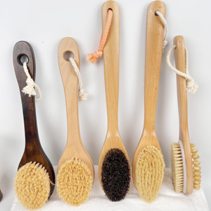 Brosse de bain en bois de hêtre naturel avec long manche ergonomique, poils de sanglier et sisal, exfoliant pour le corps, brosse de douche anti-cellulite - Product Image 2