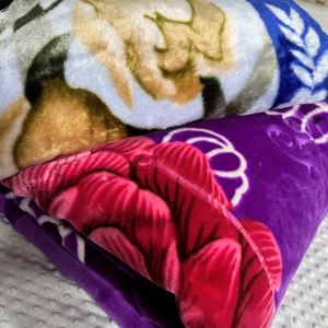 Vente en gros Offre Spéciale épais 100% polyester impression et gaufrage Raschel couverture tissu pour l'hiver - Product Image 5