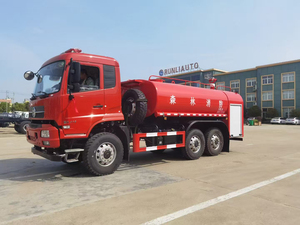 <span class=keywords><strong>Camion</strong></span> <span class=keywords><strong>de</strong></span> pompiers Dongfeng 8,5 m³ Réservoir 6x6 210 CV Véhicule <span class=keywords><strong>de</strong></span> lutte contre l'incendie efficace <span class=keywords><strong>Camion</strong></span> <span class=keywords><strong>de</strong></span> pulvérisation <span class=keywords><strong>Tout</strong></span>-<span class=keywords><strong>terrain</strong></span> <span class=keywords><strong>Camion</strong></span> <span class=keywords><strong>de</strong></span> pulvérisation d'eau - Product Image 3