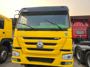 Camion tracteur d'occasion Sinotruk Euro2 Diesel 6X4 à direction à gauche HOWO 10 roues avec capacité de charge de 21-30T 371 ch - Product Image 2