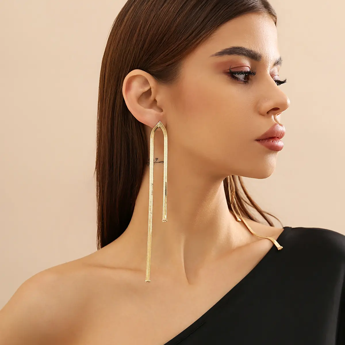 2024 Wholesale Long Snake Bone Chain Earrings Fashion Personality Long Fringe Stud Earrings For Women