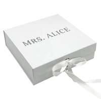 Flache Magnet box Plain White Geschenk verpackung mit Band verschluss Benutzer definiertes Logo für Hochzeits-Make-up-Kleidung