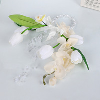 Buket pengantin bergaya Bohemia Prancis, terbuat dari sutra tiruan bunga tulip dengan hiasan mutiara dan rumbai, elegan, cocok untuk gaun pengantin dan pernikahan di tempat wisata.