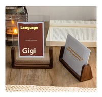 Bingkai Foto Kayu Solid untuk Musim Wisuda Meja Dekoratif Berbentuk U Kreatif dengan Desain Terukir