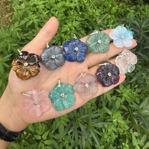 จี้รูปดอกไม้ประดับเพชร CZ ชุบทอง 18k บนหินธรรมชาติ รุ่น JF8471 ยอดนิยม - Product Image 2