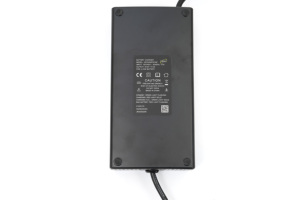 Chargeur intelligent rapide 60V 3A / 60V 5A pour moto électrique, scooter, station de batterie lithium-ion - Product Image 5