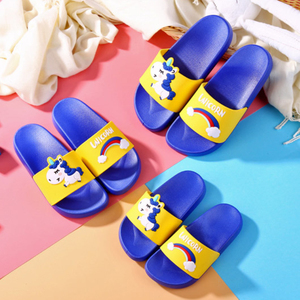 Confortevole PVC plastica stampata Logo <span class=keywords><strong>casa</strong></span> pantofole <span class=keywords><strong>per</strong></span> bambini scarpe Indoor antiscivolo bambini neonate ragazzi pantofole unicorno nuovo - Product Image 4