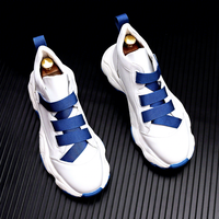 Nouvelles baskets décontractées blanches à semelle épaisse pour hommes, style coréen, tendance, polyvalentes, inspirées des célébrités d'Internet et du TikTok