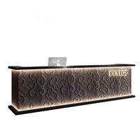 Bureau de réception commercial de luxe moderne noir en bois écologique avec LED pour hôtels, spas, salons, gymnases, bars nocturnes et meubles de sous-sol