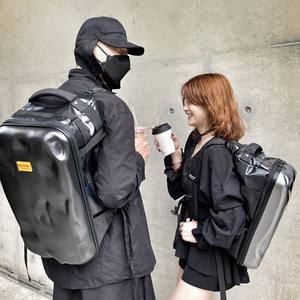 Sac de casque de moto imperméable personnalisé Sac à dos de sport de voyage à courte distance pour hommes Sac à dos de moto en PVC Équipement de fitness Sac à dos de conduite - Product Image 2