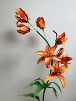 G-018 Composition florale artisanale surdimensionnée et éclatante pour l'aménagement de librairies et l'ornement des espaces commerciaux