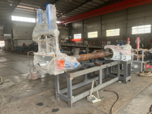Granulador de plástico económico para reciclar película contaminada de bajo valor - Product Image 3