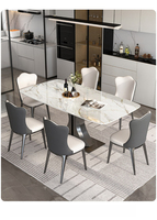 Table à manger luxueuse en pierre frittée carrée avec base incurvée en acier inoxydable bronze, motif marbre moderne et minimaliste, table de cuisine