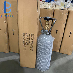 Petite taille EN ISO9809-1 CO2 <span class=keywords><strong>bouteille</strong></span> <span class=keywords><strong>de</strong></span> <span class=keywords><strong>gaz</strong></span> <span class=keywords><strong>2</strong></span>.7L 200Bar cylindre en acier sans soudure pour aquarium/boisson - Product Image 1