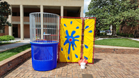Jeux commerciaux Gonflables Water Dunk Tank Trampoline Park Carnival Party Game Dunking Tank Machine à vendre