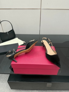 รองเท้าส้นเข็มแบบสวมเปิดส้นหัวแหลมผ้าซาตินสีดำสำหรับผู้หญิงสำหรับโอกาสที่เป็นทางการ - Product Image 5