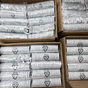 Venta al por mayor Cable <span class=keywords><strong>USB</strong></span> a C Cable <span class=keywords><strong>USB</strong></span> C 15 14 13 12 <span class=keywords><strong>11</strong></span> XS XR 8 7 Cargador rápido <span class=keywords><strong>USB</strong></span> C para iPhone Cable de carga de datos - Product Image 2