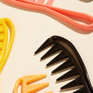 Peine de dientes anchos para peinar el cabello, peine texturizado de plástico grande, portátil, para uso doméstico, para la población en general - Product Image 4