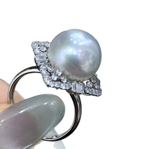 Anillo de Plata de Ley 925 con Perla Natural de 12-13 mm, Redonda, con Fuerte Brillo, Ligeras Imperfecciones, Pureza del Metal de 14k, Diseño de Boca Móvil, Caja de Regalo - Product Image 4
