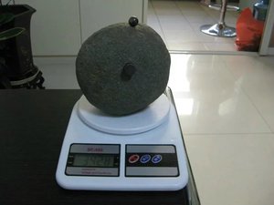 Météorite de Lonsdaleite de 2 kg, provenant de la ceinture et des routes, contenant du Californium, présentée à l'Auction House de Qingdao - Product Image 4