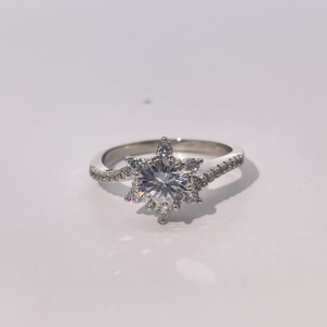 Anillo de Circonita con Forma de Estrella y Flor Chapado en Cobre de Tianyu Gems, Joyería de Moda Brillante y Lujosa para Mujer, Anillo de Compromiso, Anillo de Dedo al por Mayor - Product Image 1