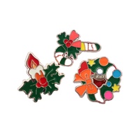 Épinglette en émail personnalisée avec personnage d'anime, badge métallique OEM à motif de dessin animé personnalisé avec pendentif chaîne pour souvenir de collection