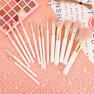 Juego de brochas de maquillaje profesional de 27 piezas de etiqueta privada de alta calidad con mango pelo blanco y rosa - Product Image 3