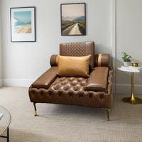 Fauteuil en cuir monoplace Chesterfield avec pieds en métal doré au design tufté pour canapés de salon