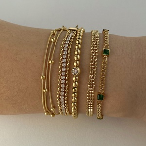 Vente en gros de bracelets à chaîne en plaqué or 18 ct, bracelets de perles en forme de cœur, bijoux en acier inoxydable, étanches pour cadeaux - Product Image 1