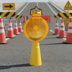 Feux de signalisation jaunes clignotants, lampes solaires à LED d'avertissement, lampes de chantier, cônes de signalisation routière - Product Image 1