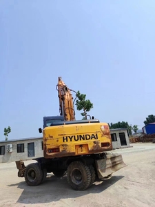 Excavatrice sur pneus d'occasion Hyundai Robex R210W-7 hydraulique avec moteur Cummins, modèle 2010, garantie 1 an, 210W-7/-9 - Product Image 3